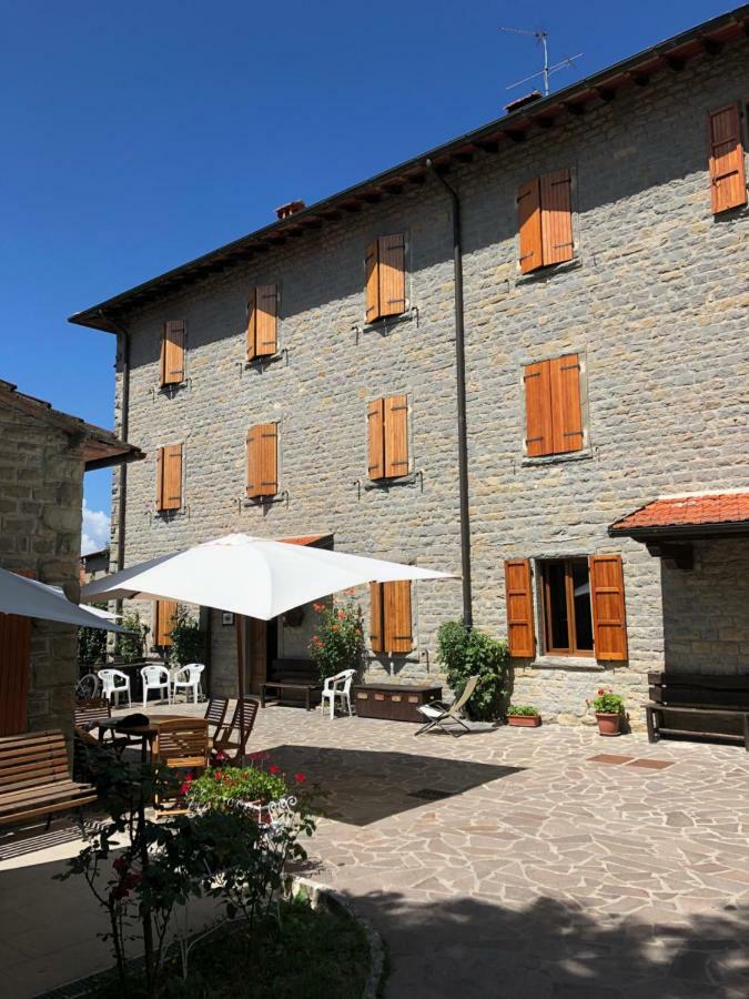 Albergo Ristorante Letizia คิวซี เดลลา แวร์นา ภายนอก รูปภาพ